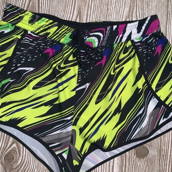 Fabletics Carrie Carnival Print multi colored Athletic Shorts size medium - Picture 3 of 5
